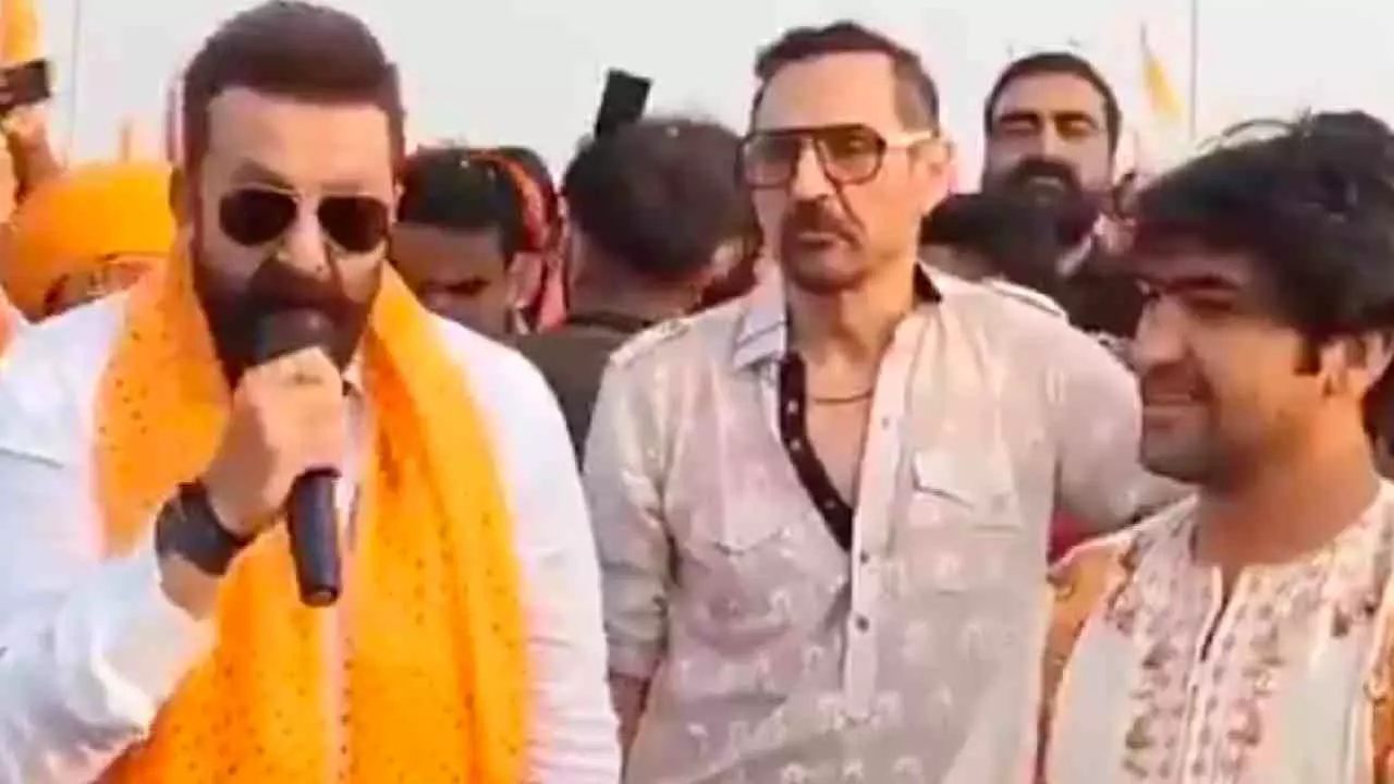 Sanjay Dutt Baba Bageshwar Dham Viral Video