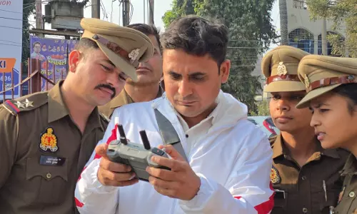 Hapur News: हापुड़ में जुमे की नमाज को लेकर पुलिस अलर्ट, ड्रोन सें की जा रही निगरानी
