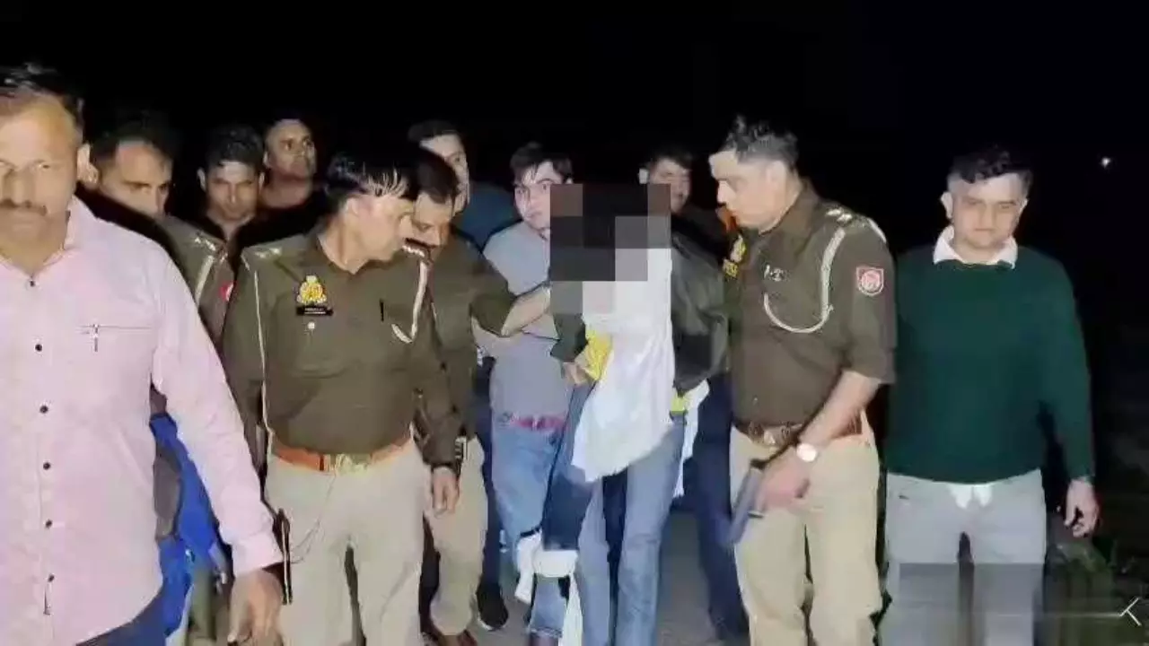 Firozabad News: ज्वैलर्स की दुकान से लूट का मामला, पुलिस ने मुठभेड़ में लगी गोली, लुटेरा गिरफ्तार