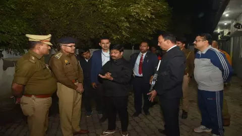 Sant Kabir Nagar News: बाल बाल बचे मंत्री नंद गोपाल नंदी, ट्रैक्टर ट्राली से टकराया काफिला, दो सुरक्षाकर्मी घायल