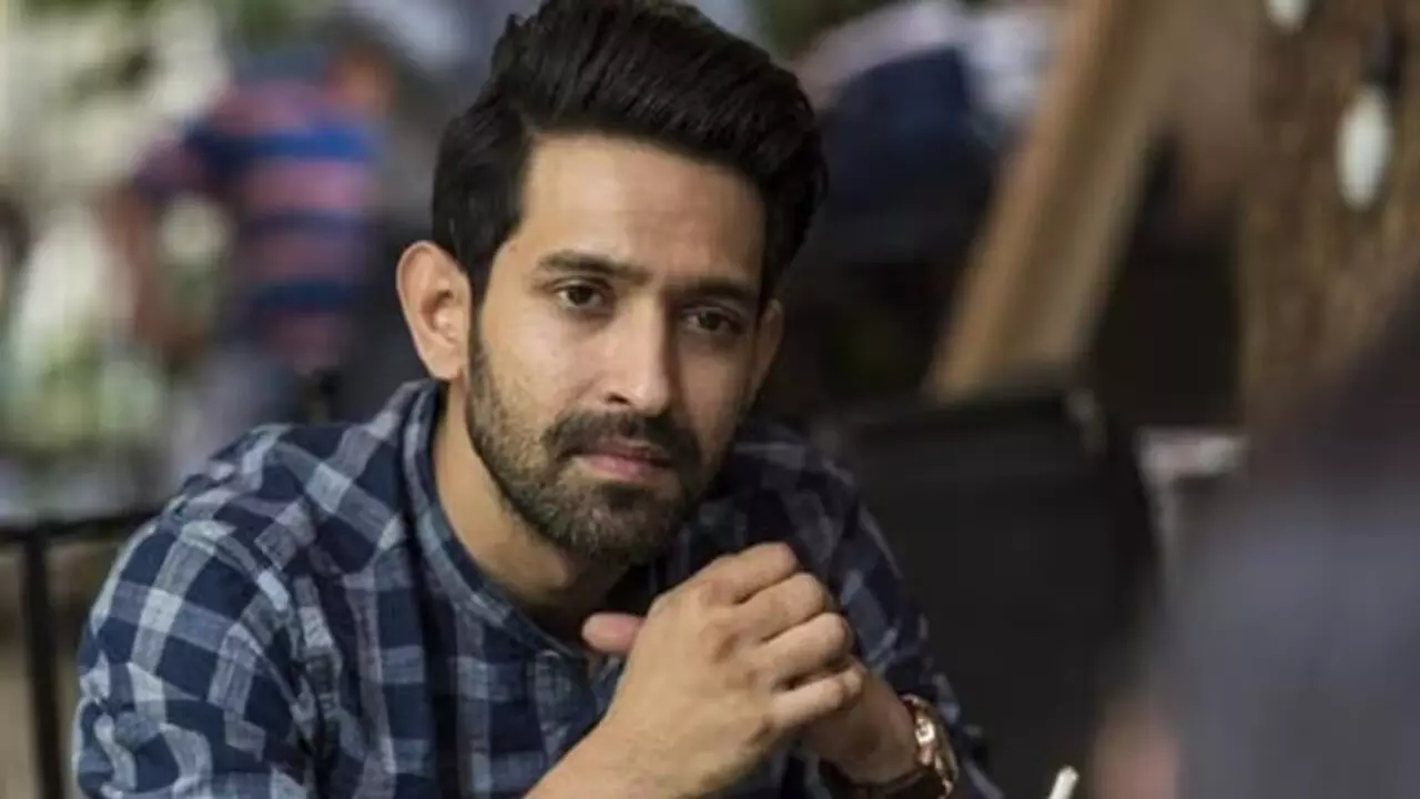 Vikrant Massey Retirement: विक्रांत मैसी ने फिल्मों से लिया संन्यास, जानें कितनी संपत्ति बना चुके हैं एक्टर