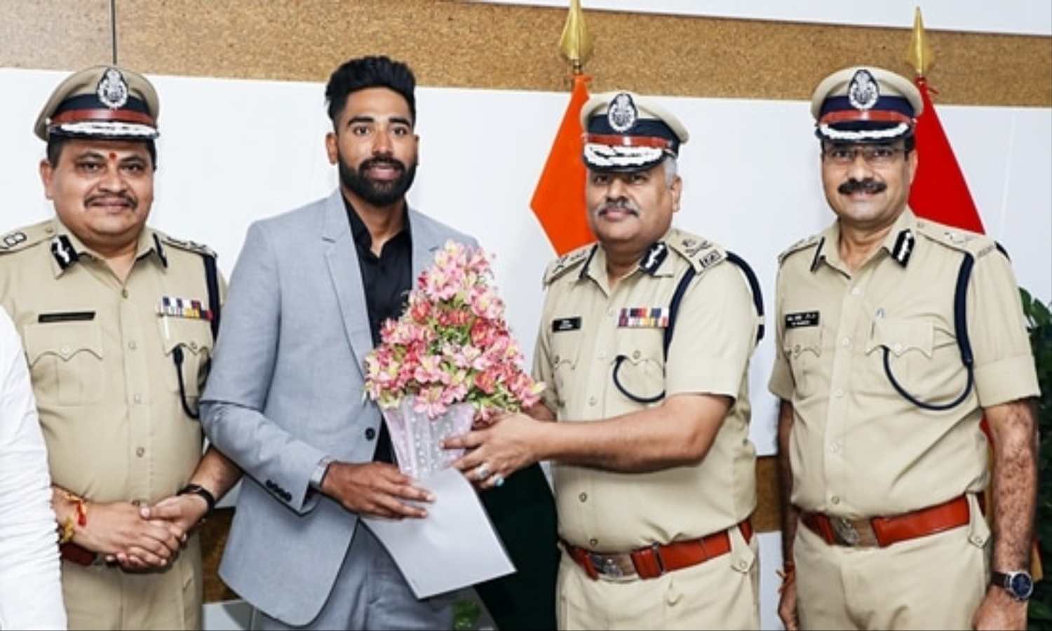 Mohammed Siraj, Mohammed Siraj DSP, Mohammed Siraj Salary, Mohammed Siraj Net Worth, Sports, Cricket, Mohammed Siraj Record, Mohammed Siraj Home, Mohammed Siraj Cars Collection, Mohammed Siraj Love Life