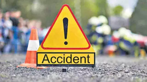 car hit Walking woman in Sadar Kotwali Fatehpur mai hit and run car hit Walking woman in Sadar Kotwali Fatehpur mai hit and run