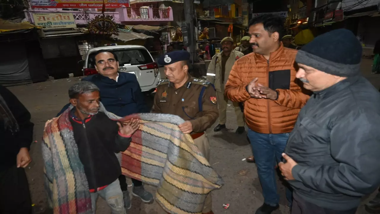 blanket distribution photoshoot preparations for Simouni Dham fair banda news in india