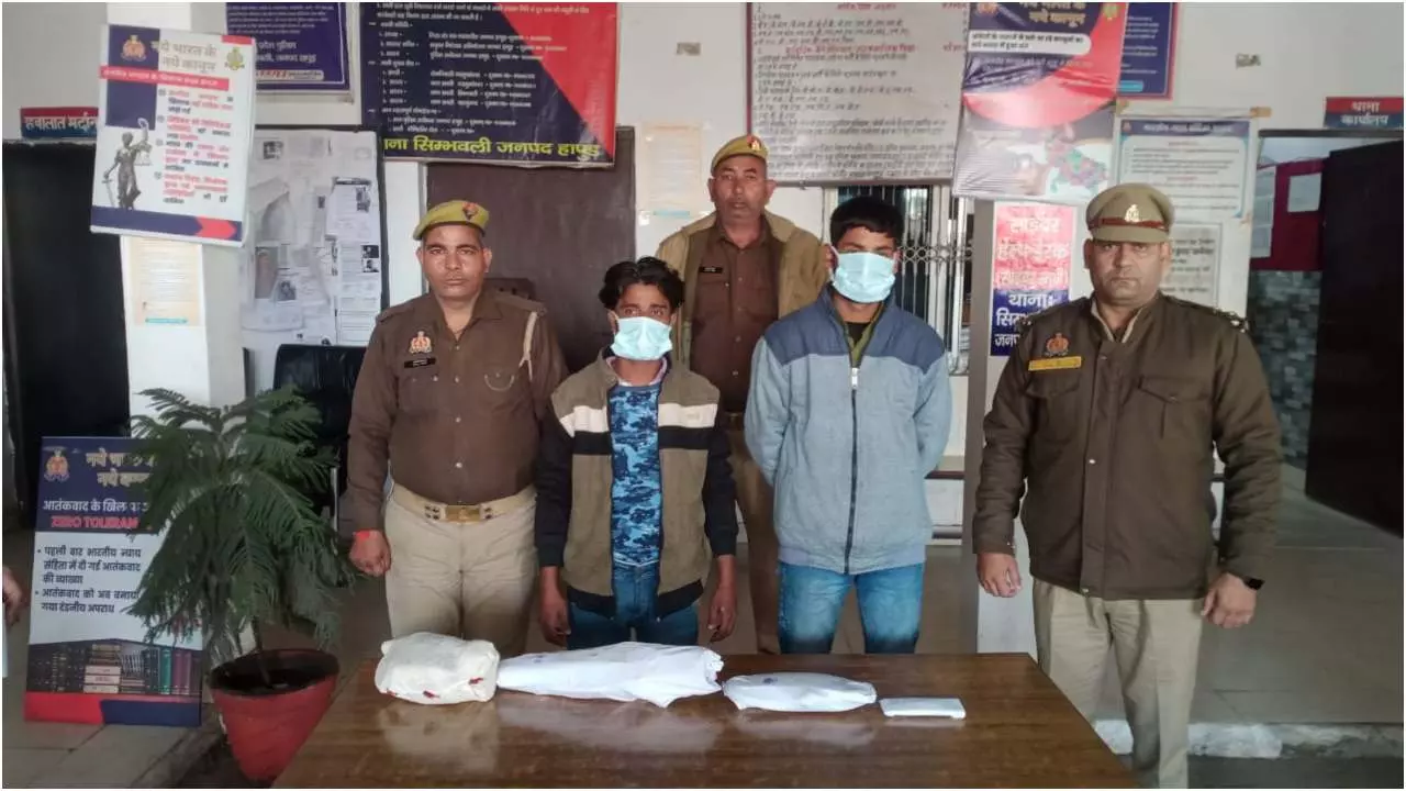 Hapur News : तीन दोस्तों के बीच एक मोबाइल ने करा दी दोस्त की हत्या, पुलिस ने दो आरोपियों को किया गिरफ्तार