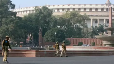 Parliament Attack 2001: 13 दिसंबर 2001 का संसद हमला, एक राष्ट्र की संवेदनशीलता पर प्रहार Parliament Attack 2001: 13 दिसंबर 2001 का संसद हमला, एक राष्ट्र की संवेदनशीलता पर प्रहार