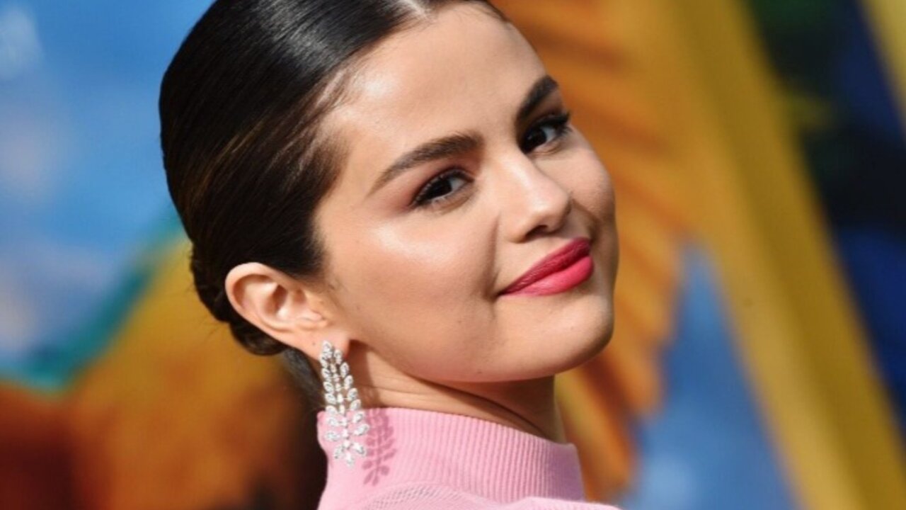 Selena GomezBenny Blanco Engagement Selena Gomez Rare Beauty