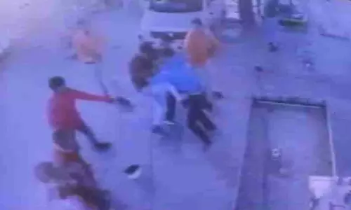 Moradabad News: पेट्रोल भराने गए युवक पर रंजिश में हमला, सीसीटीवी कैमरों में कैद हुई घटना