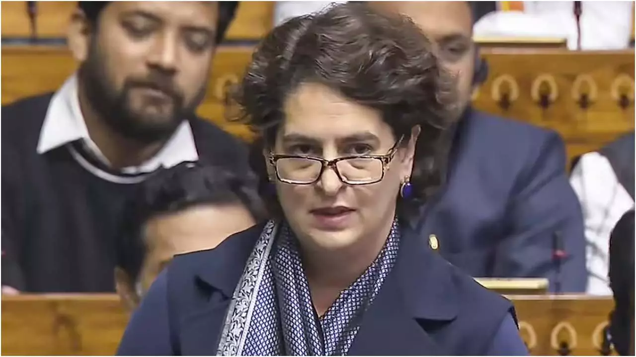 Priyanka Gandhi Loksabha Speech : संसद में अपने पहले भाषण में मोदी सरकार पर गरजीं प्रियंका गांधी, जानिए 10 मुख्य बातें