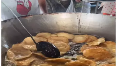 Lucknow Famous Aloo Ki Kachori