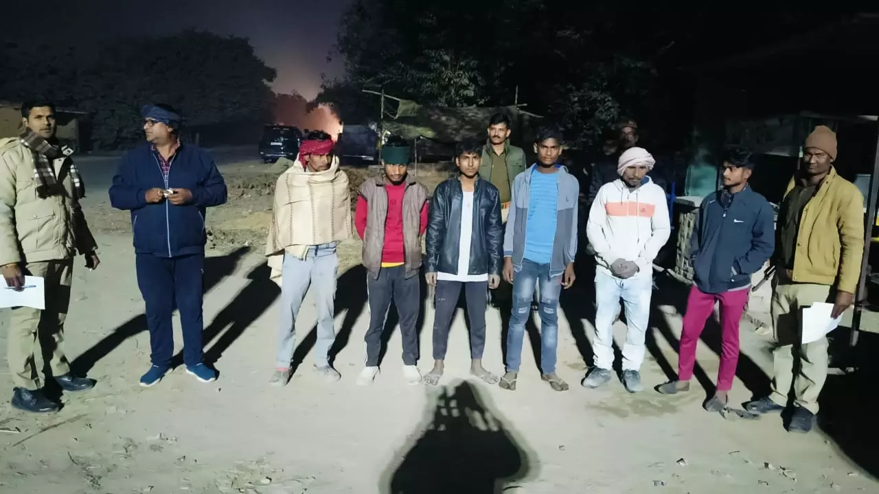 Chandauli Police Action against criminals 74 arrested in Chandauli up ki khabar