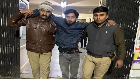two cow smugglers injured 75 kg meat recovered during police encounter in meerut news up ki khabar