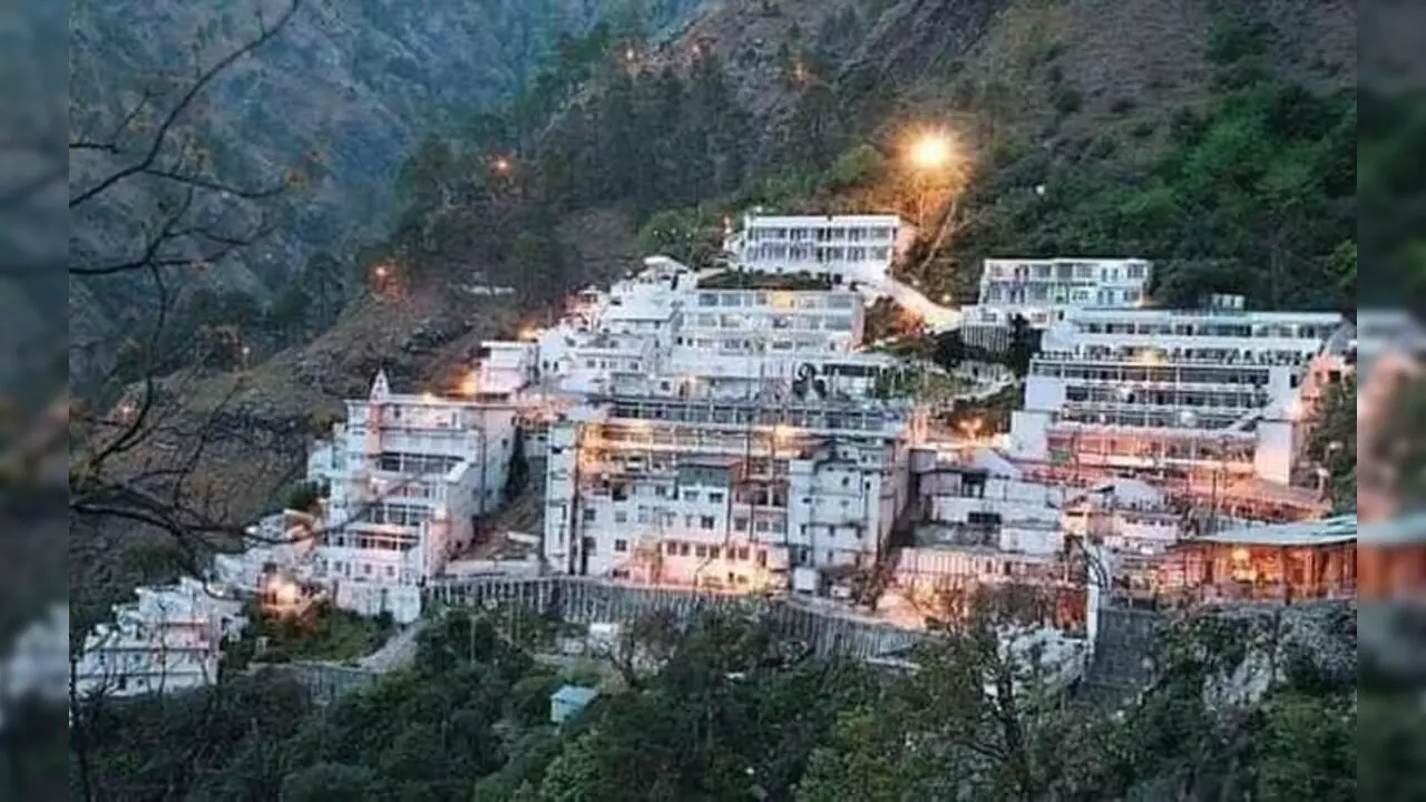 Vaishno Devi Mandir: वैष्णो देवी जाने से पहले, मंदिर के बारे में जानें ये खास बातें