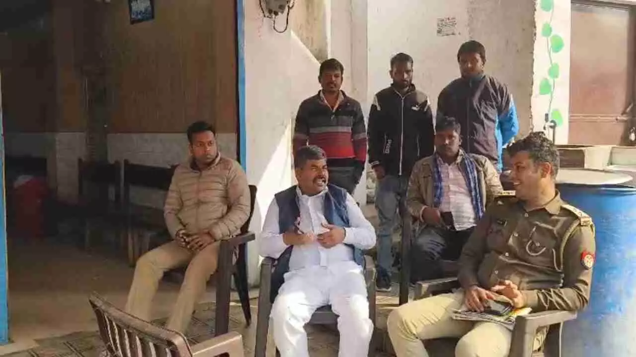 Raebareli News: विधानसभा का घेराव के लिए कांग्रेसियों का लखनऊ की तरफ निकल रहा काफिला, पुलिस ने किया चेकिंग अभियान शुरू