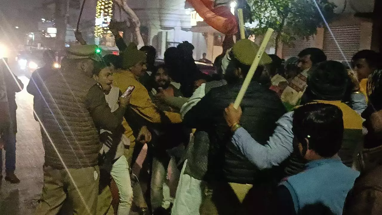 clash between Congress Party and BJP Youth Front workers