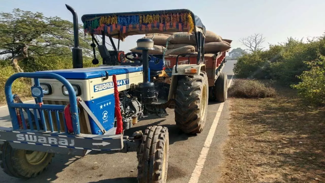 SonbhTractor parked at petrol pump tries to disappear with paddy