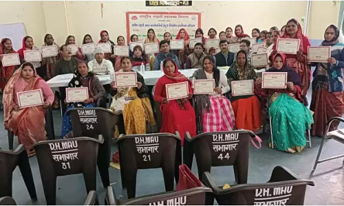 Mau News : स्वास्थ्य सेवाओं को बेहतर बनाने के लिए  97 आशाओं का चयन, प्रशिक्षण जारी
