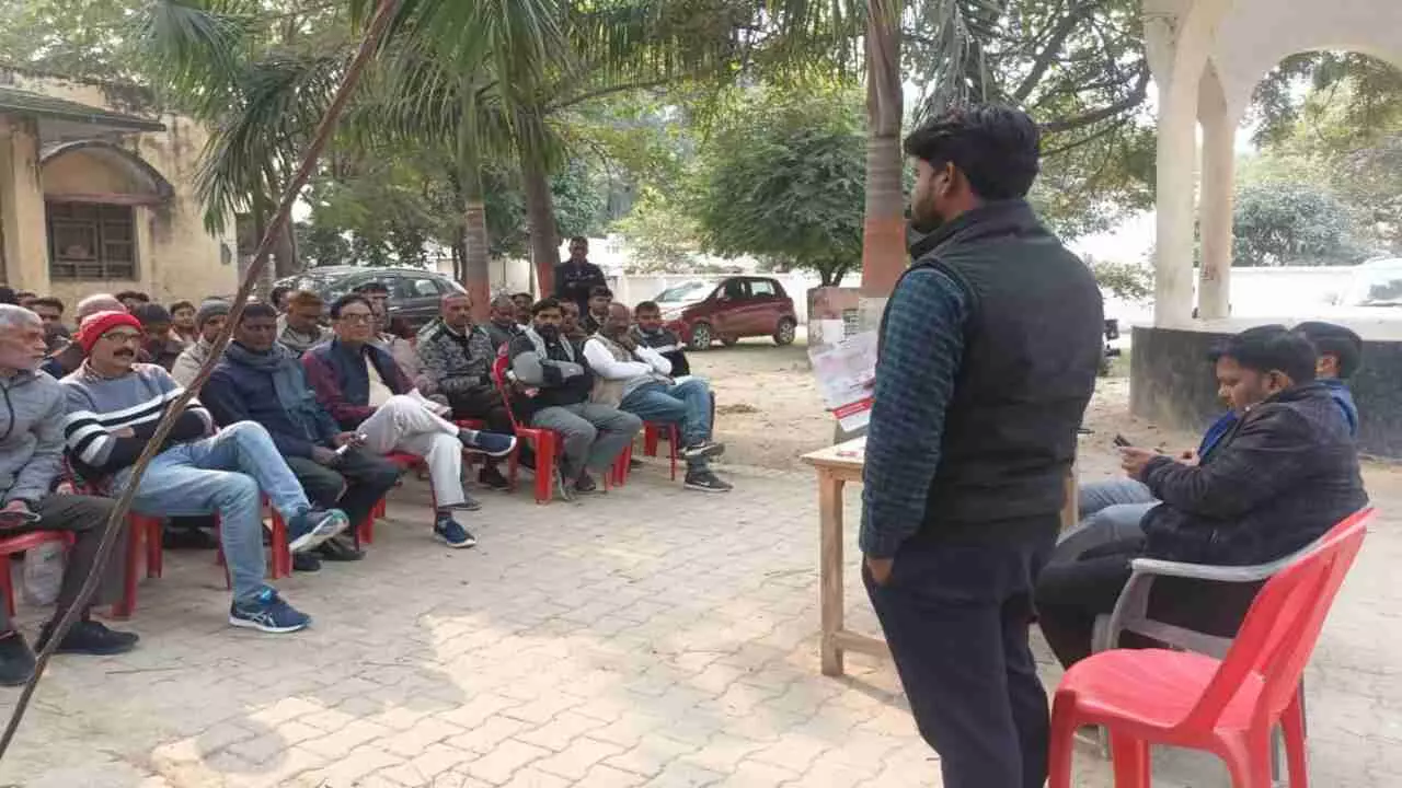 Azamgarh News: डाक विभाग का पांच दिवसीय विशेष अभियान, होगा 10 व 15 लाख का बीमा