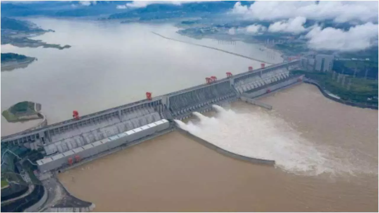 Brahmaputra Dam : चीन ने ब्रह्मपुत्र नदी पर बांध बनाने की योजना का किया बचाव, कहा - निचले इलाकों को नहीं करेगा प्रभावित