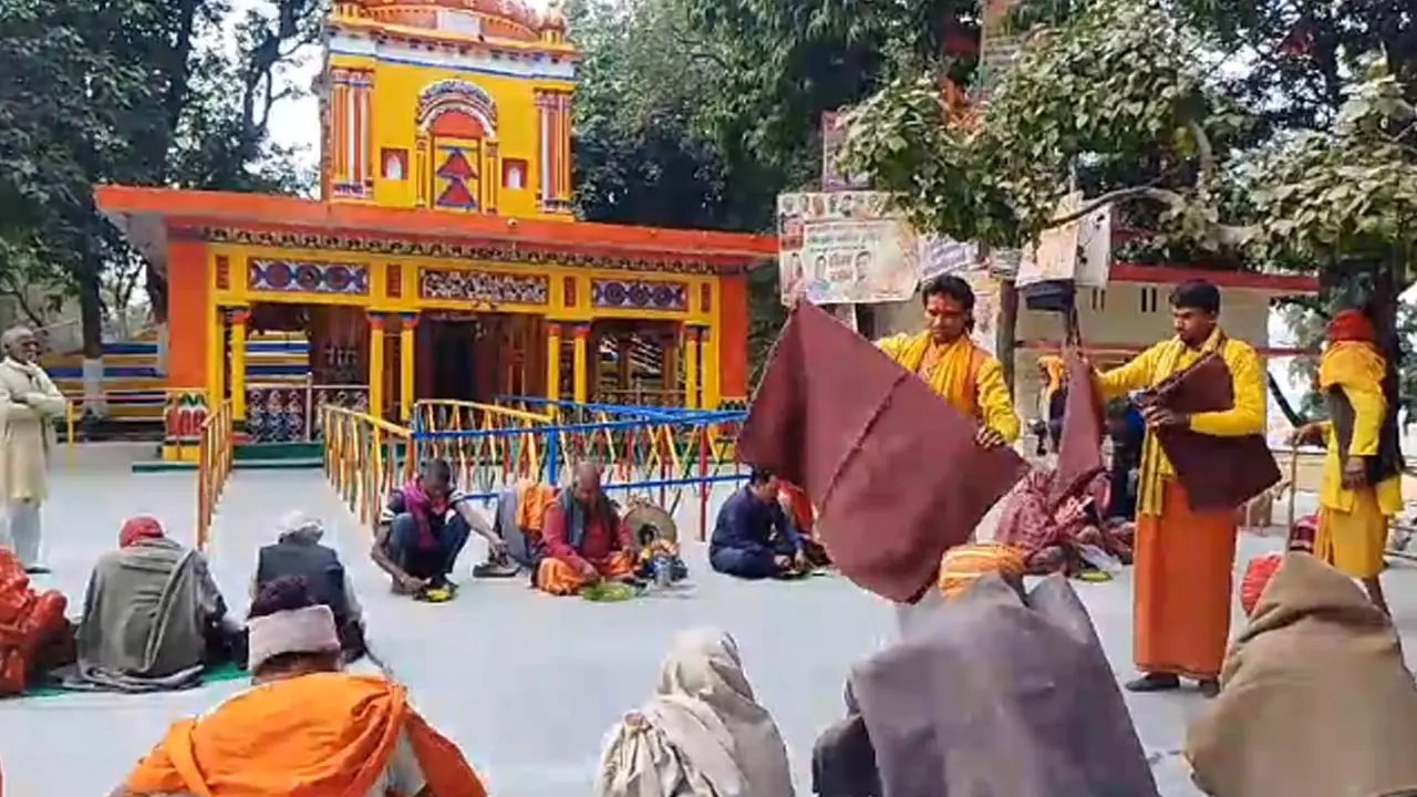 Distribution of blankets to Saints