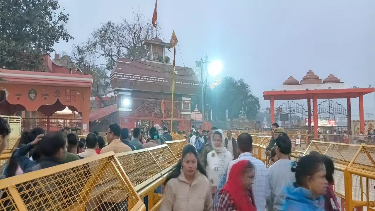 Maha Kumbh 2025: हनुमान मंदिर के कॉरिडोर बनने के बाद जुटने लगे देश विदेश से पर्यटक, चार गुना हुई श्रद्धालुओं की संख्या