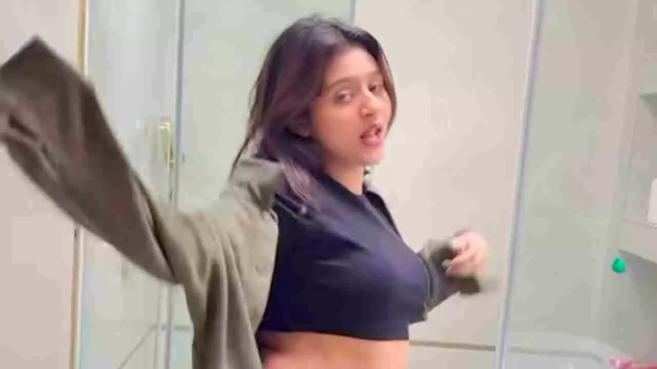 Anjali Arora Bathroom Video