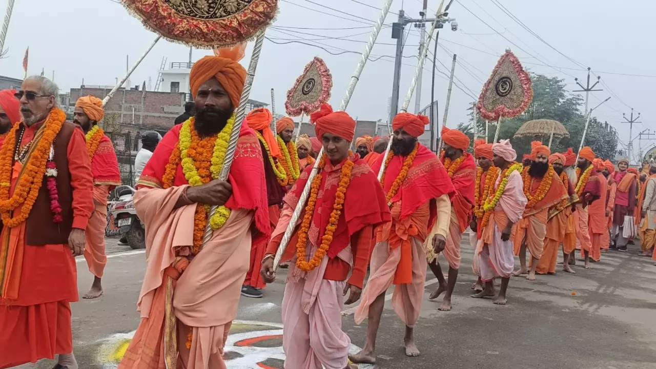 Maha Kumbh 2025: महाकुंभ के छावनी क्षेत्र में श्री पंचायती अखाड़ा महा निर्वाणी का हुआ भव्य प्रवेश