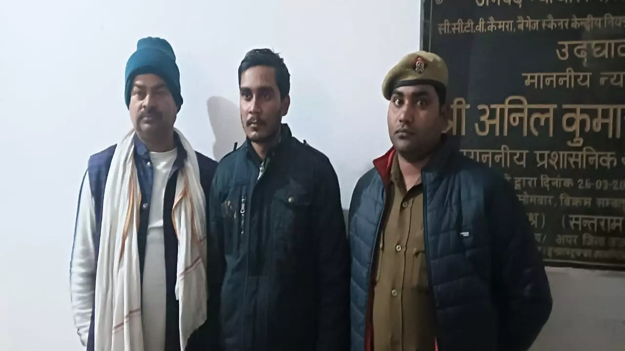 Sonbhadra News: गिट्टी परिवहन के लिए फर्जी परमिट तैयार करने वाले गिरोह के गैंगस्टर और प्रिंटिंग प्रेस संचालक सहित दो गिरफ्तार