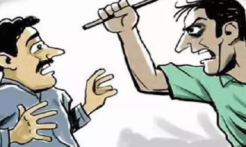 Shamli News: दिल्ली पुलिस के जवान ने अपने पिता को टुकड़ों में काटने की दी धमकी, बोला अधिकारी 24 घण्टे साथ नहीं रहेंगे
