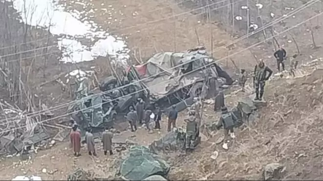 army truck rolled down a hill in Jammu and Kashmirs Bandipora