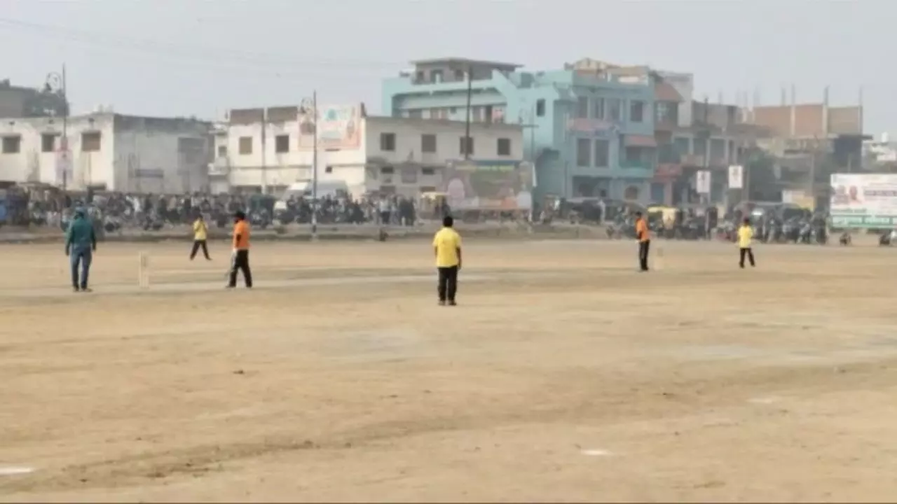 Sonbhadra News Today Cricket Competition Khel Mahakumbh at Hydel Ground at District Headquarters