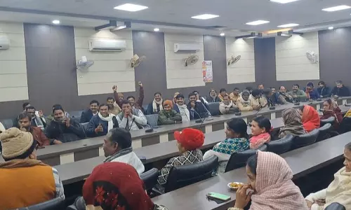 Murdabad slogans raised against superintendent engineer Sanjay Sharma in Zila Panchayat meeting
