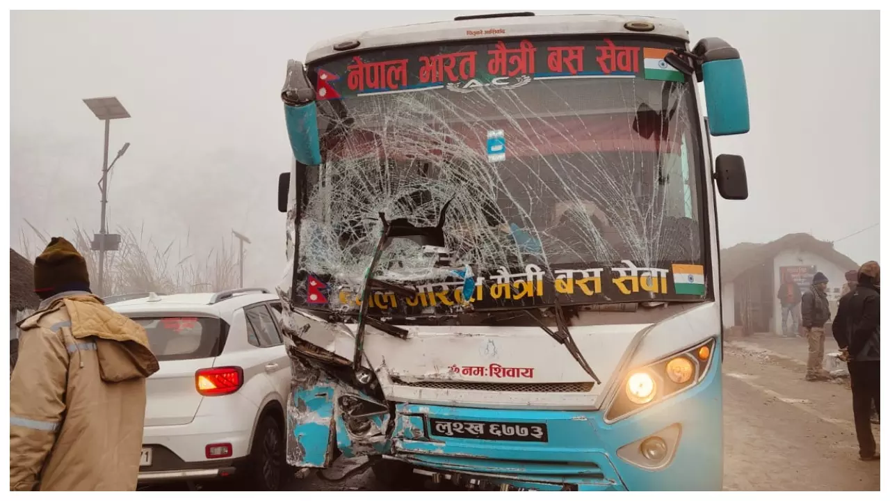 India Nepal Friendship Bus Accident News - Pic- Newstrack