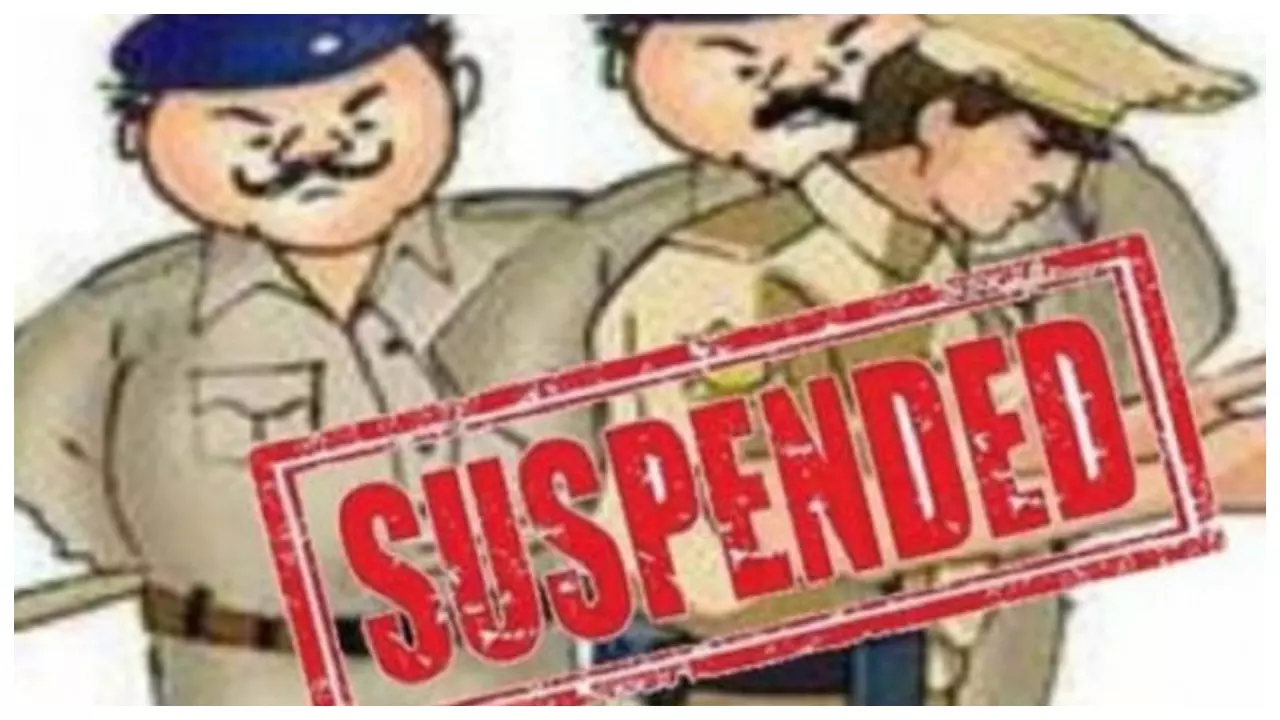 Meerut News- Seven Policemen Suspended- Pic- Social- Media)