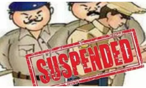 Meerut News- Seven Policemen Suspended- Pic- Social- Media)