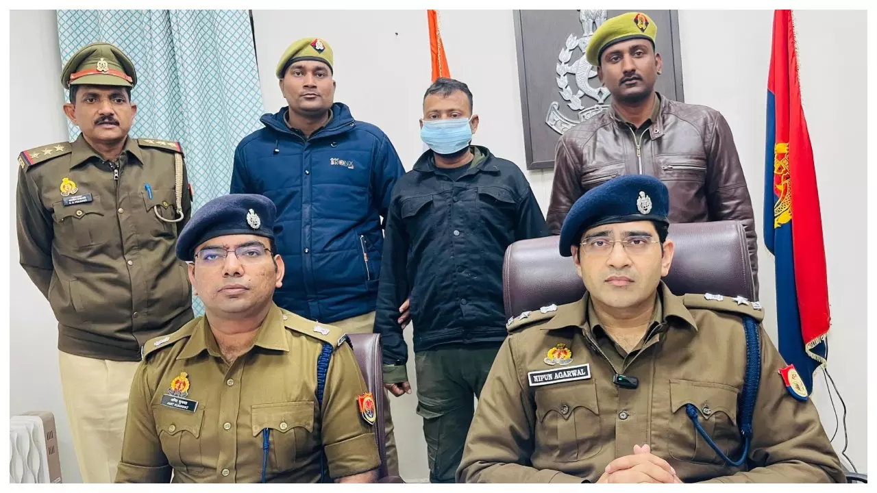 पुलिस गिरफ्त में आरोपी। Photo- Newstrack