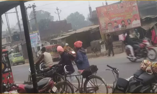 Shravasti News : भीषण ठंड से कांपा तराई, रैन बसेरों पर अतिक्रमण, खुले में रात बिता रहे लोग