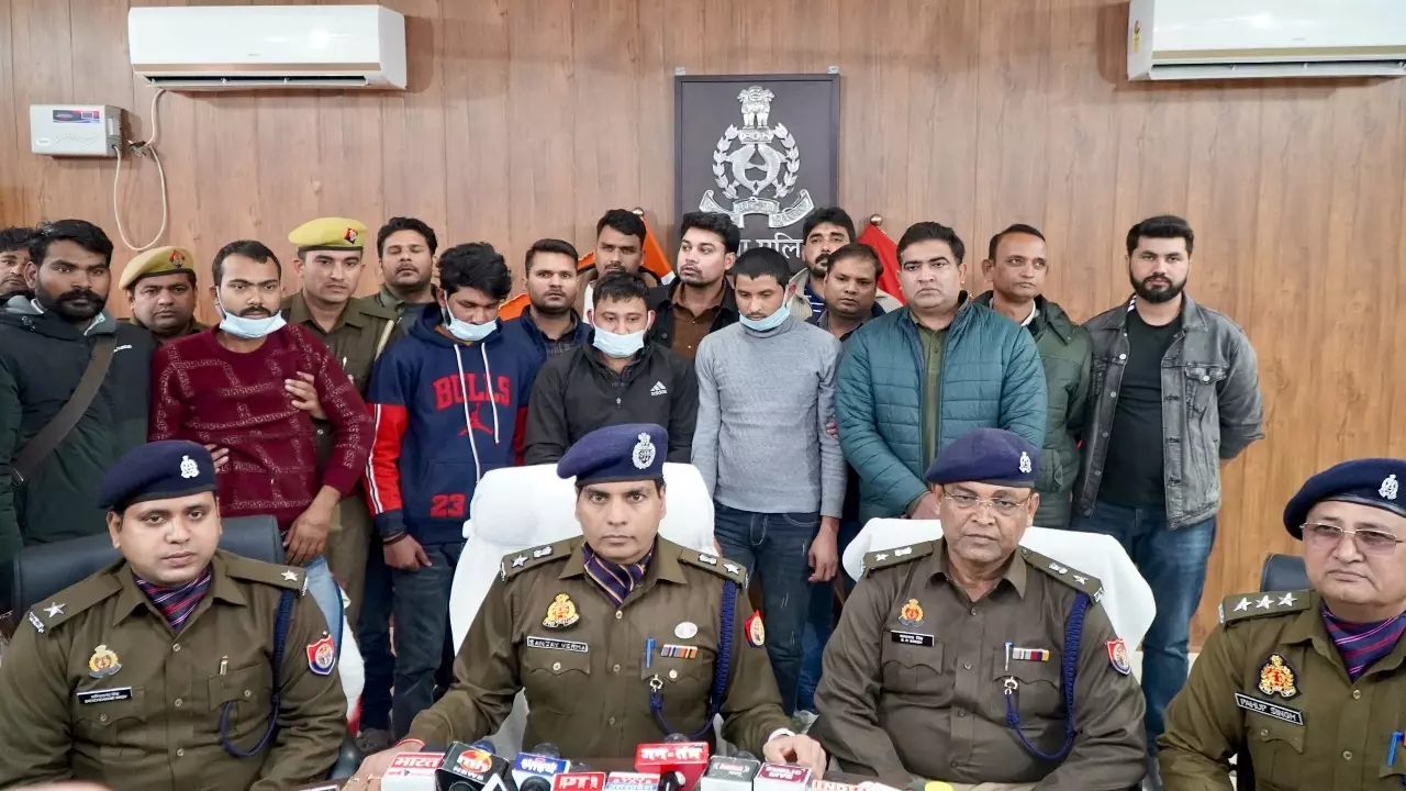 पुलिस और बदमाश की मुठभेड़ में तीन को लगी गोली, चेकिंग के दौरान मिली सफलता