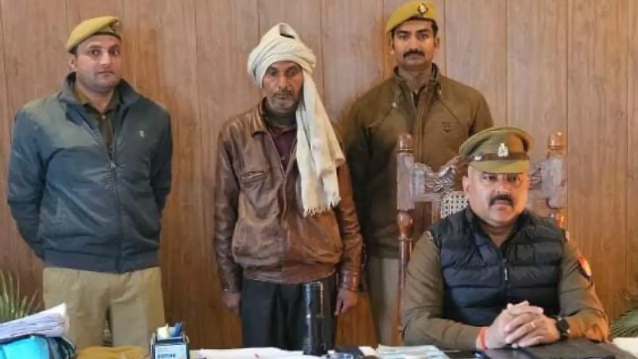 Etah News Today Jalesar Police Arrested Accused of Robbing a Goldsmith