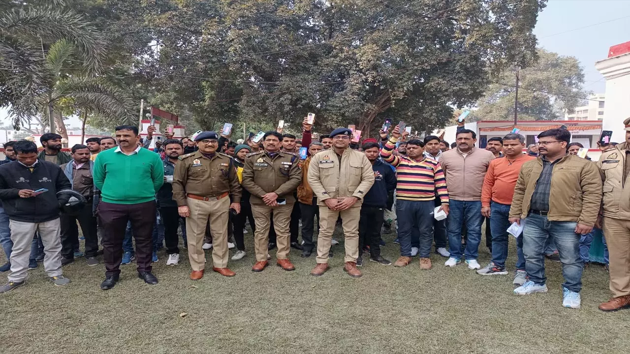 Police mobile recovery team recovered 110 lost mobile phones, SP appreciated team