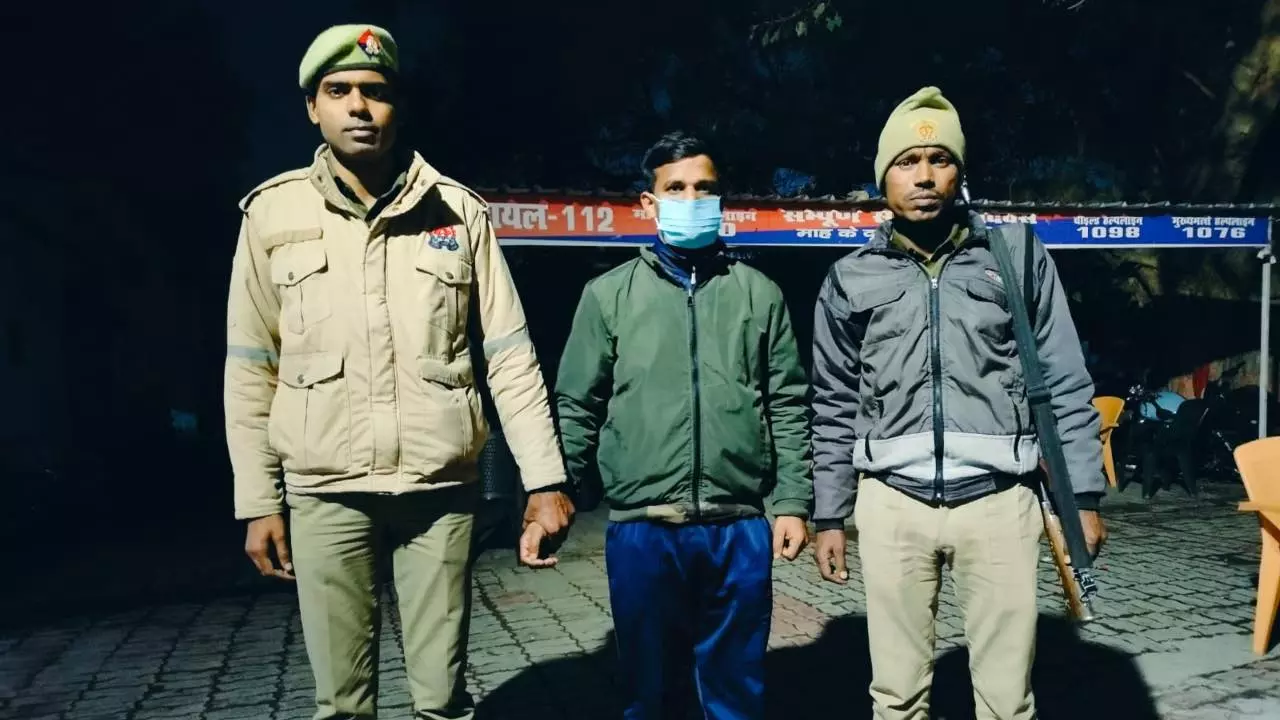 Hardoi SP Suspended Constable Blackmailed Woman Obscene Photos