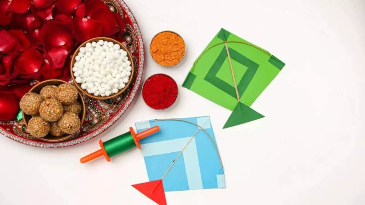 Makar Sankranti 2025: मकर संक्रांति पर अपनों को जरूर दें शुभकामनाएं, खुशी हो जाएगी दोगुनी, भेजें ये संदेश