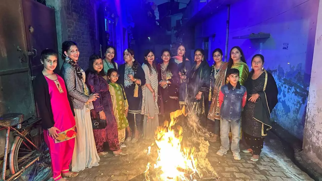 Hardoi News Today Lohri Festival Celebrated with Pomp in the City