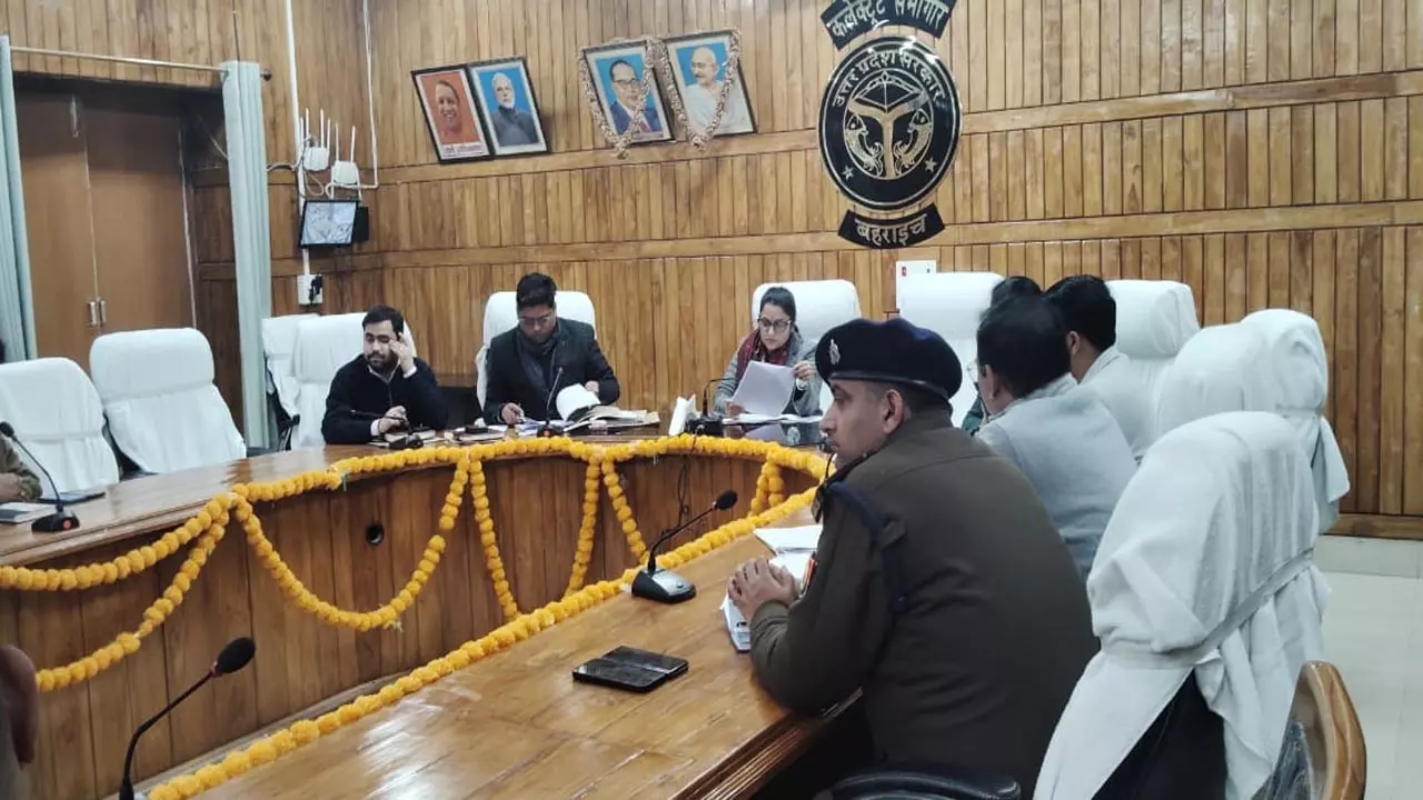 Review meeting of Chakbandi works held under the chairmanship of DM