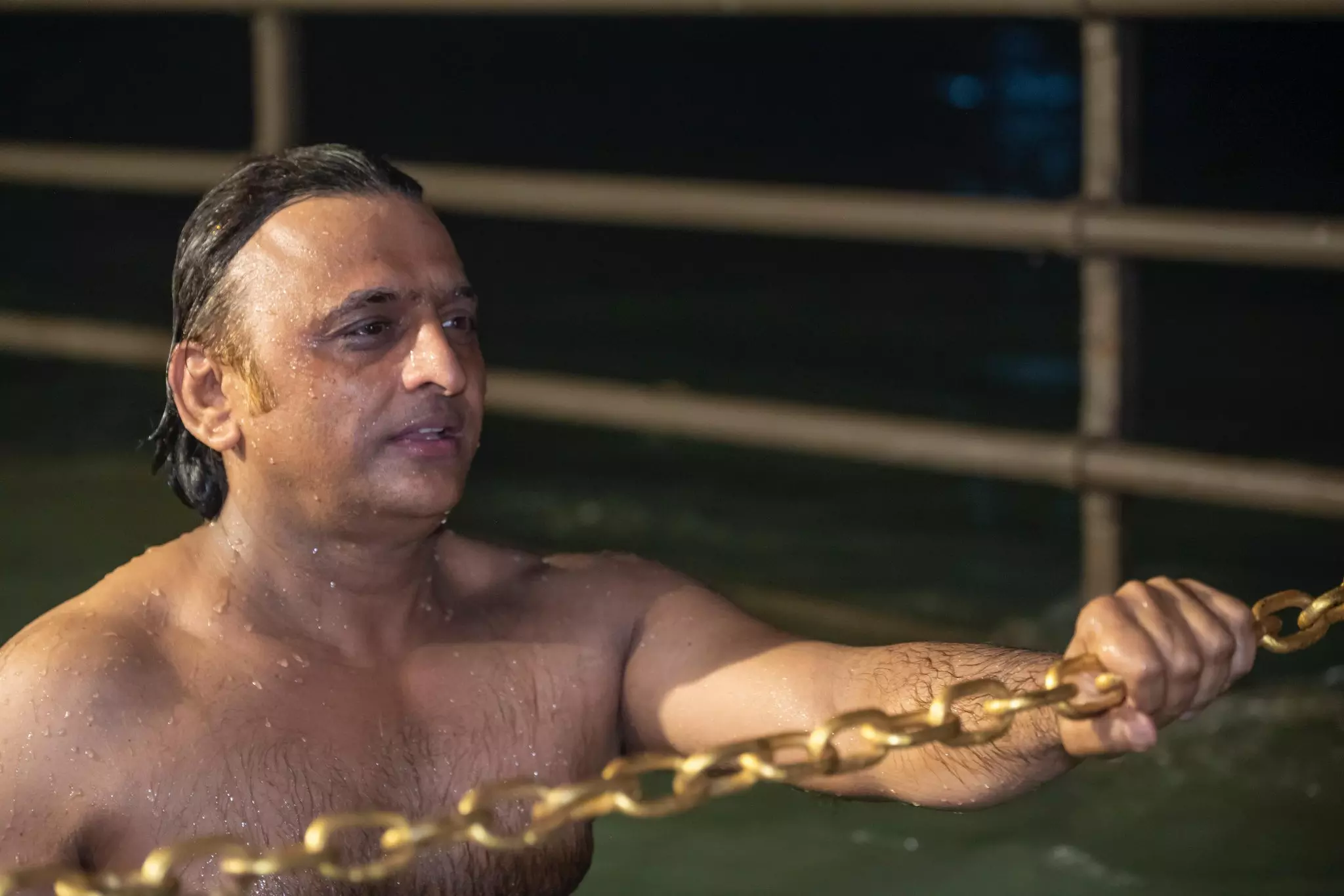 Akhilesh Yadav took holy dip in river Ganga on Makar Sankranti sought blessings