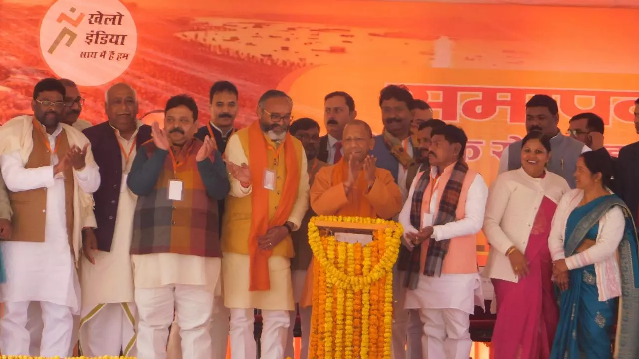 Sonbhadra News Today CM Yogi Adityanath Gifts Projects Worth Rs 1054 Crore