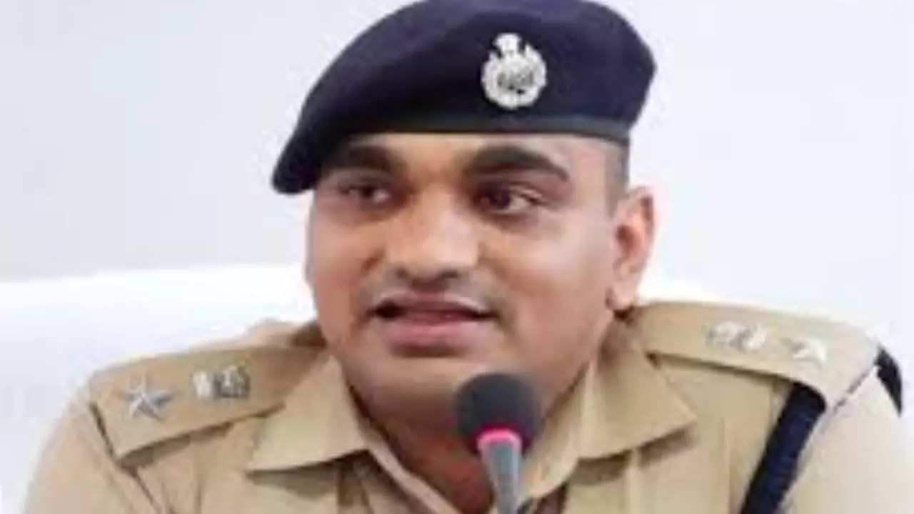 Bareilly News Today SP Suspended for Giving Name of Informer to Inspector and Constable