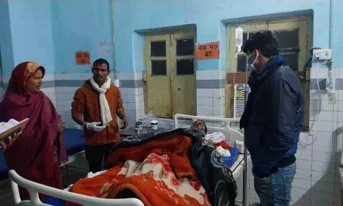 Bahraich News: करंट की चपेट में आने से बुरी तरह झुलसा युवक, हालत गंभीर