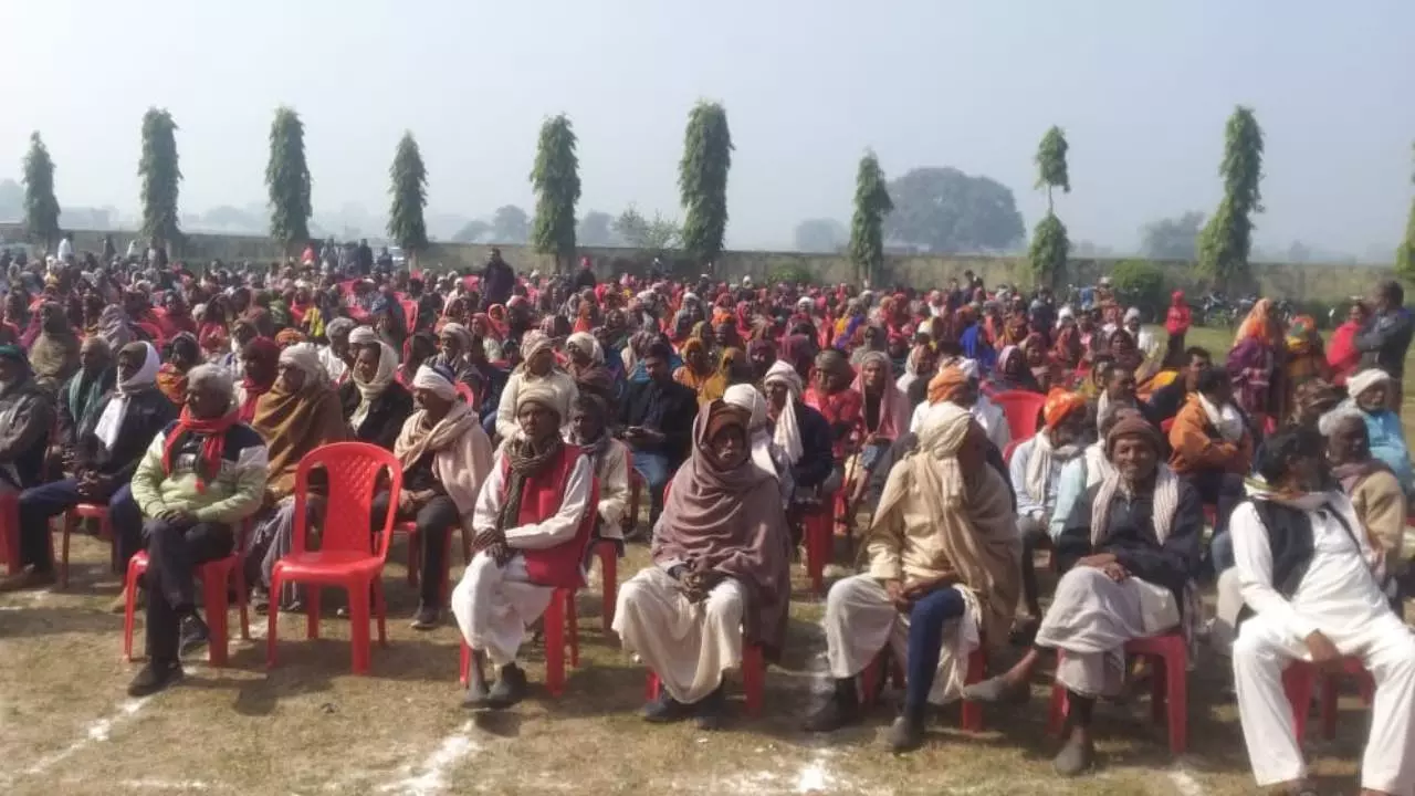 Chandauli News Today Blanket Distribution Occasion in SP MP Gave Statement on Bharatiya Janata Party