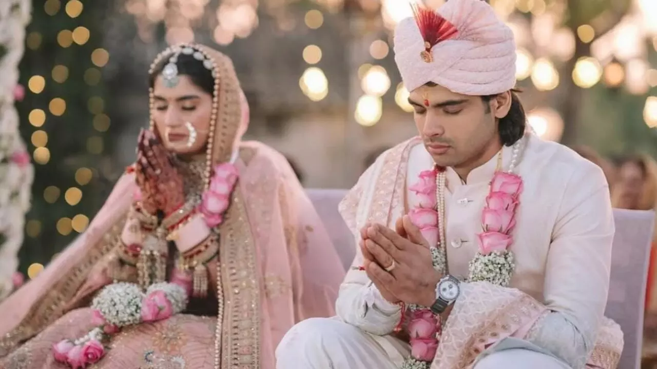 Neeraj Chopra Wife: कौन हैं हिमानी मोर, जिनके साथ नीरज चोपड़ा ने रचाई शादी, जानें पेशा और पढ़ाई